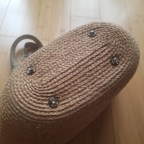 🌸 Guess Straw Snakeskin Cheetah Lining Print Bucket Shoulder Bag Handbag - Picture 7 of 8